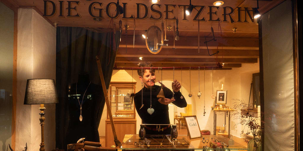 goldsetzerin-kerstin-köglmeier-blick-ins-schaufenster